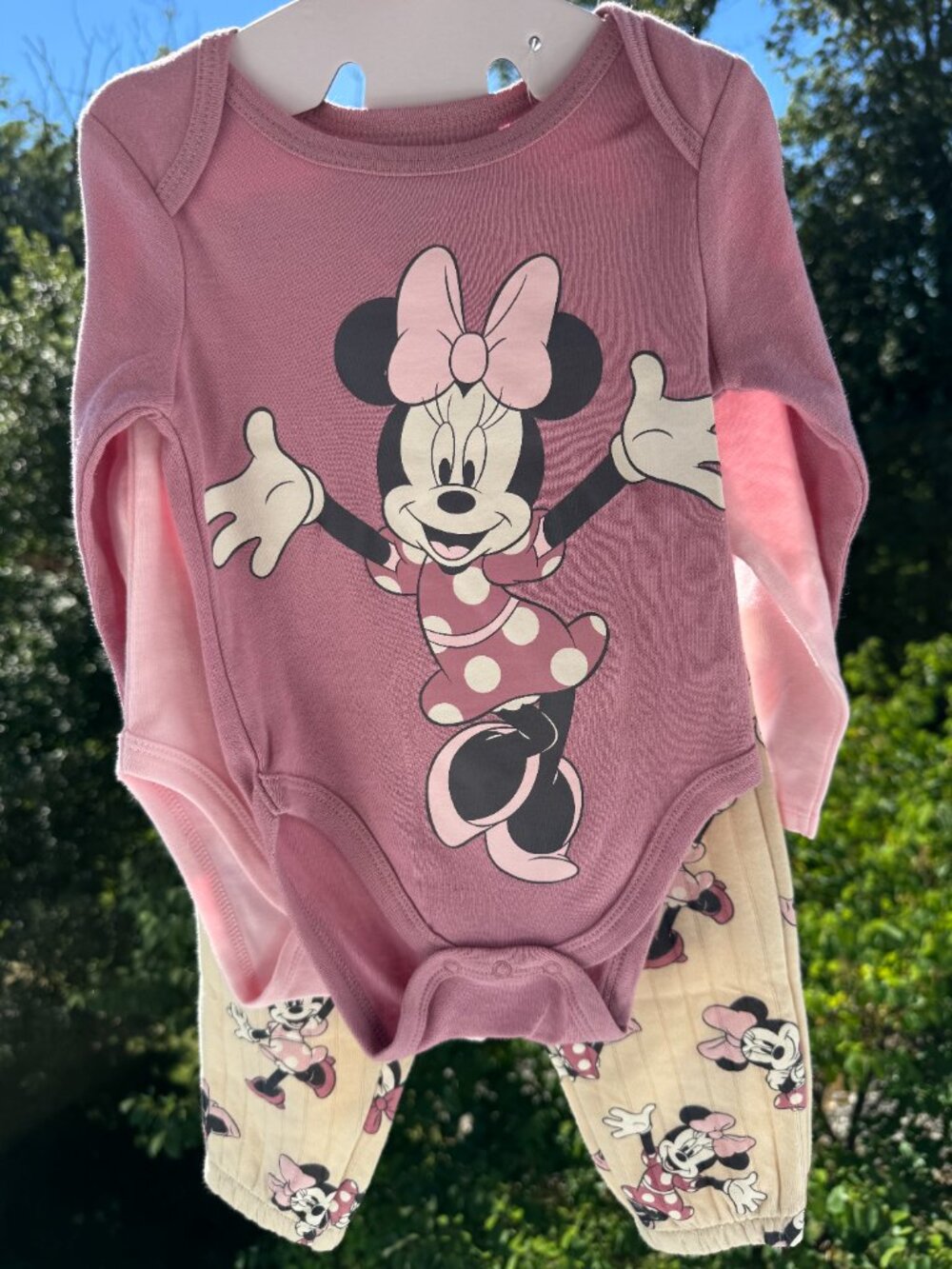 Minnie Mouse baby bodysuit and pants set